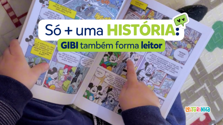 Criança lendo um gibi com o título Só + uma história: gibi também forma leitor